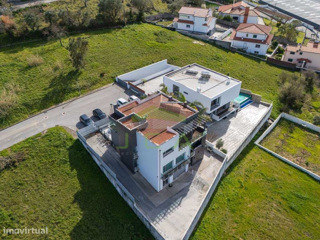 Moradia V4 isolada a 3min de Leiria-57
