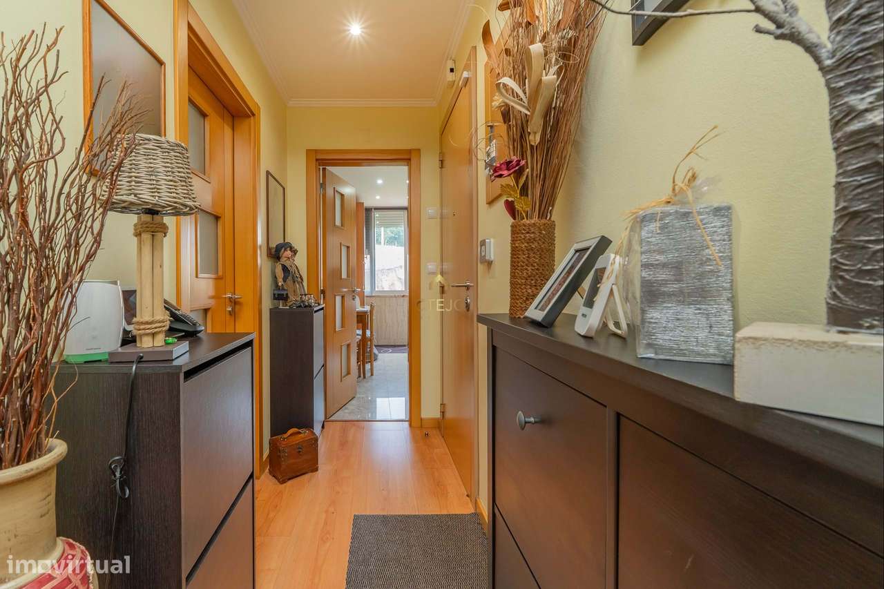 Apartamento T2 em Sacavém com Excelente Localização-14