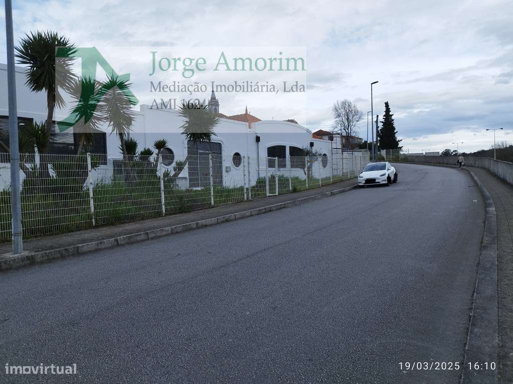 Armazém industrial com 1400 m2. Frente para A.E - A43 Porto - Gondo... - Grande imagem: 2/19