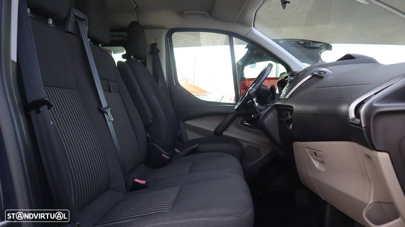 Ford Tourneo Custom 2.2 TDCi H1 - 23