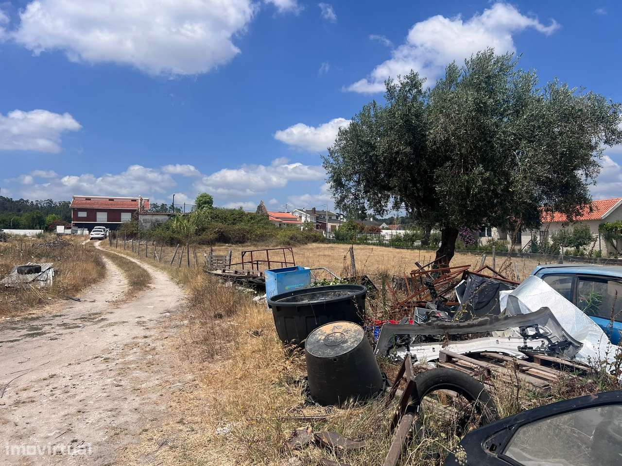 Vende-se Moradia á Entrada de Ourém- Grande Oportunidade-19