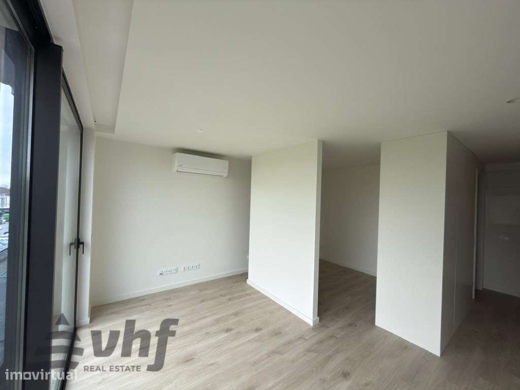 Estúdio Novo com Acabamentos Premium e Lugar de Garagem - Grande imagem: 3/9