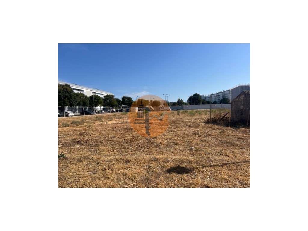 Terreno para construção de um grande superficie comercial no centro... - Grande imagem: 3/20