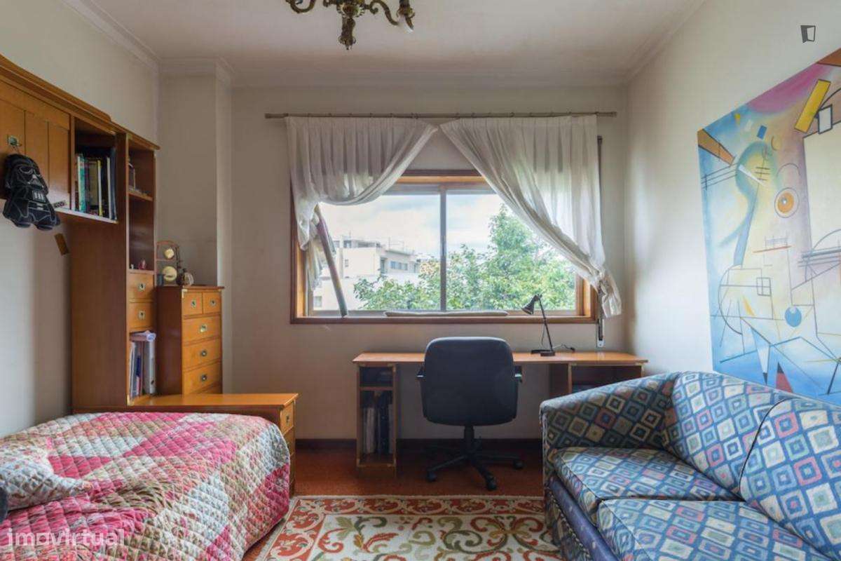 Quarto - localizado em Pedrouços Porto - Grande imagem: 2/10