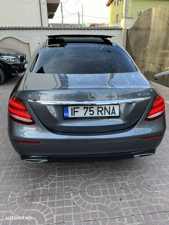 Mercedes-Benz E 220 d 4MATIC Aut. - 13