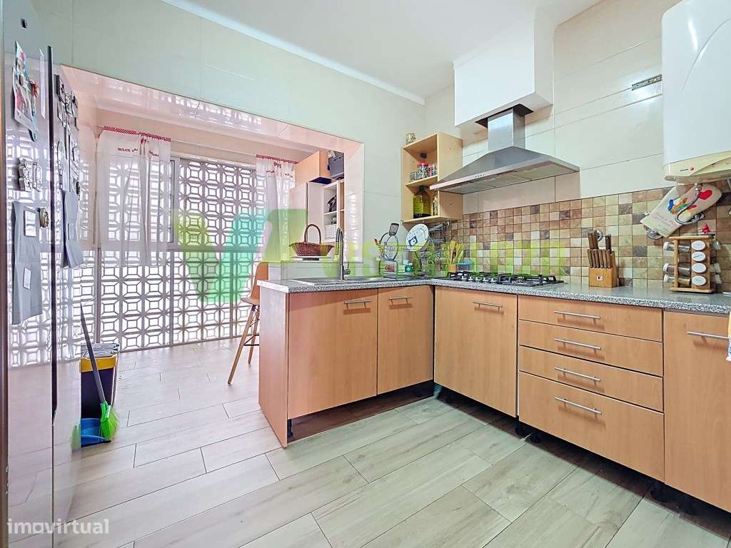 Apartamento Duplex T3 Remodelado no Centro de Portimão-8