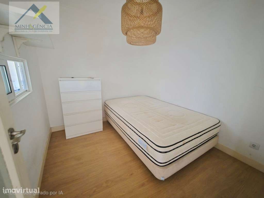 Apartamento T2 junto ao Jardim da Graça em Lisboa-10