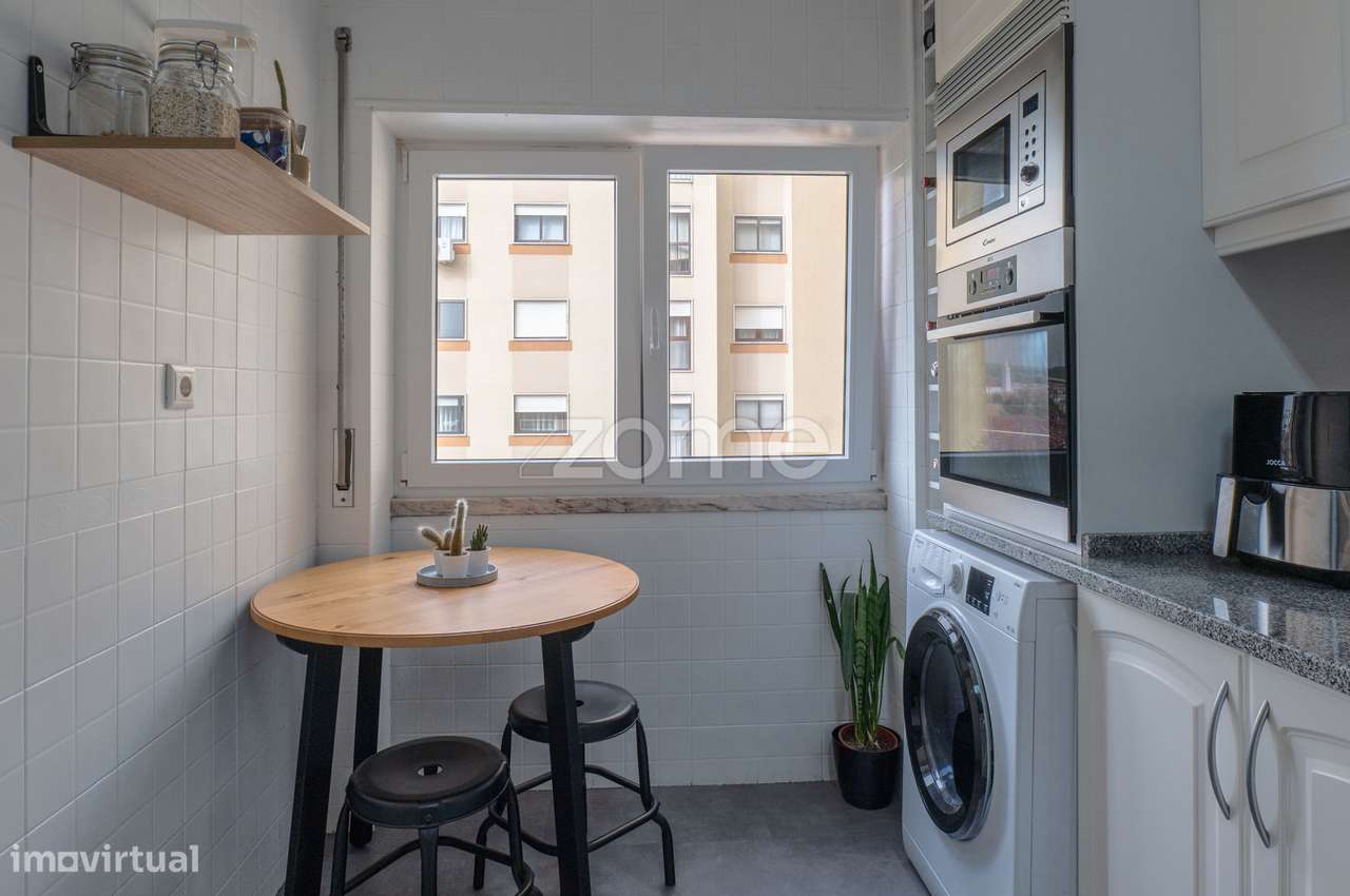 Apartamento T2 remodelado à venda, Venteira-29