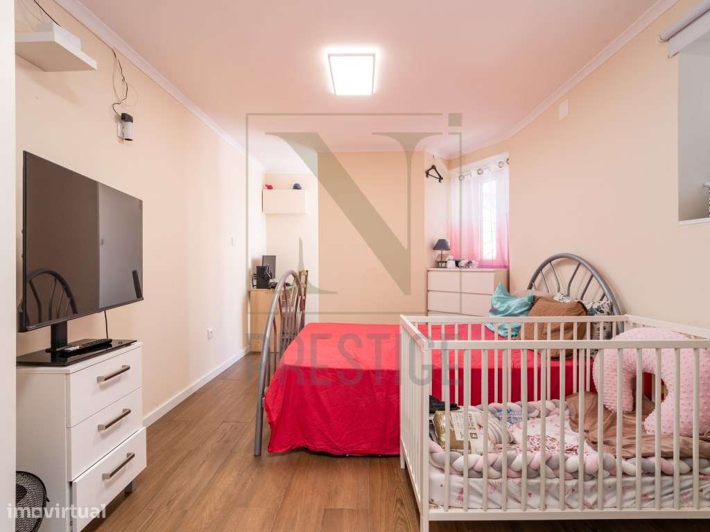 Moradia T8 no Bairro Norton de Matos-5