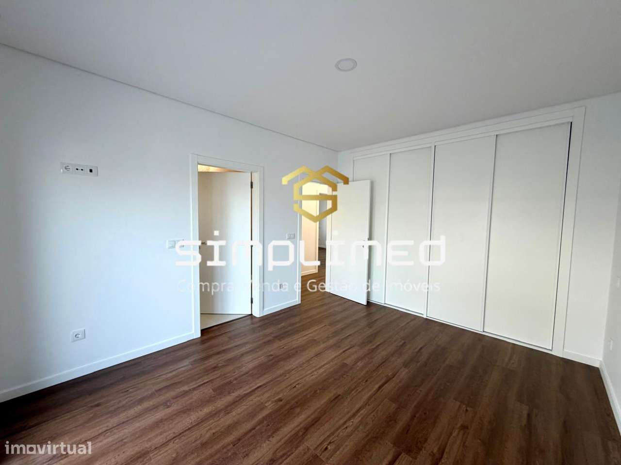 Moradia Isolada Térrea T4  Fernão Ferro  (CF)-22