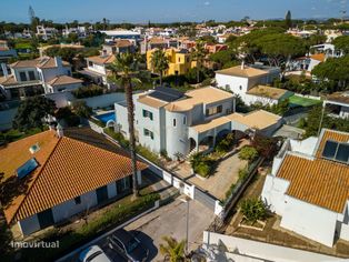 Moradia T4 com jardim e piscina em Montenegro-Faro. - Grande imagem: 4/32