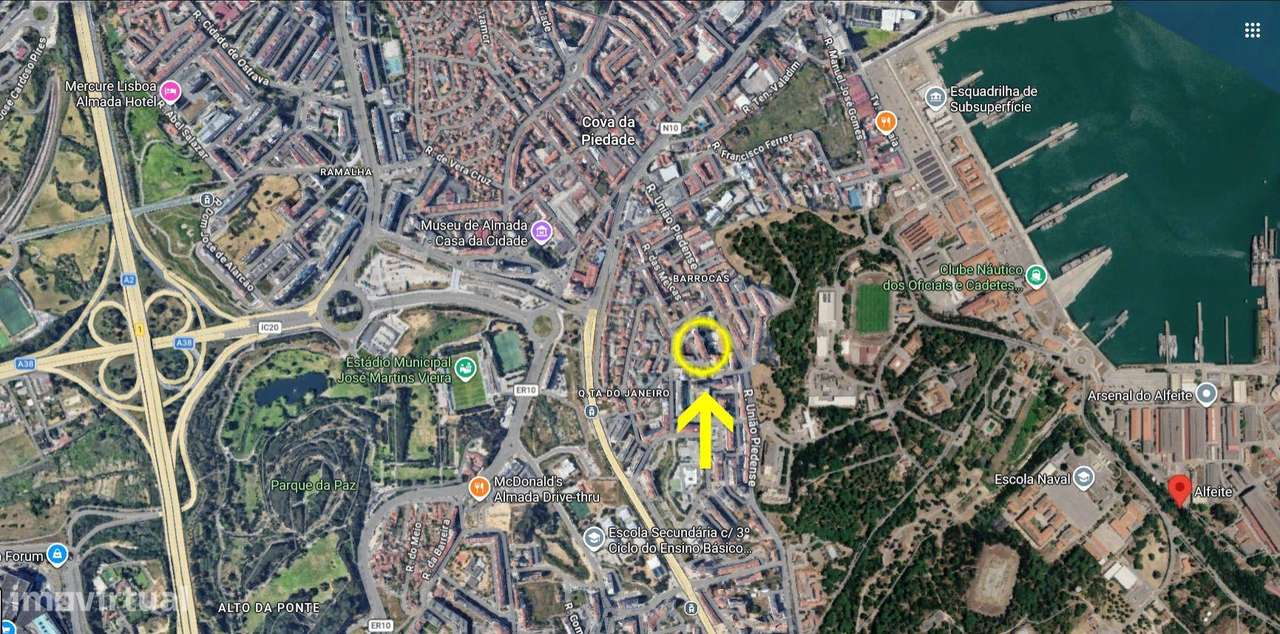 Apartamento T3 Central Almada Remodelado-14