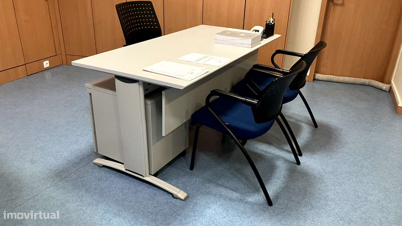 Trespasse escritório em loja de dois andares - Rua de Camões 565 - Grande imagem: 5/9