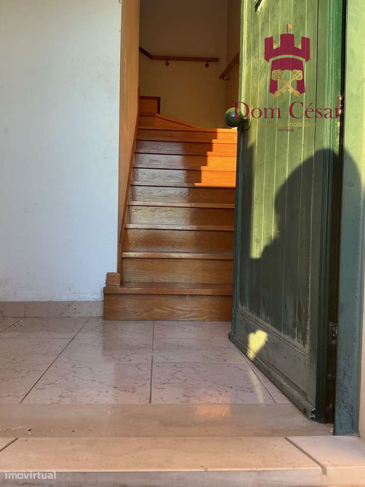 Moradia t4  R/C - 1º Andar em Foros de Salvaterra - Grande imagem: 4/22