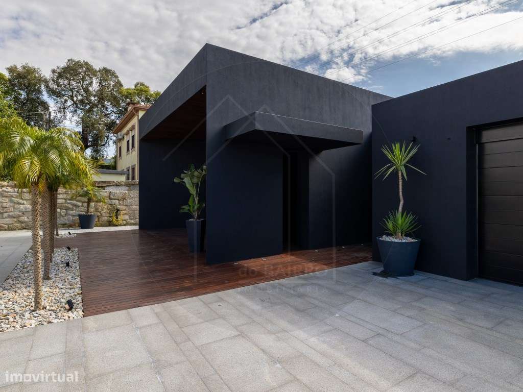 Moradia T6, térrea contemporânea, piscina, terraços e jardim junto ...-7