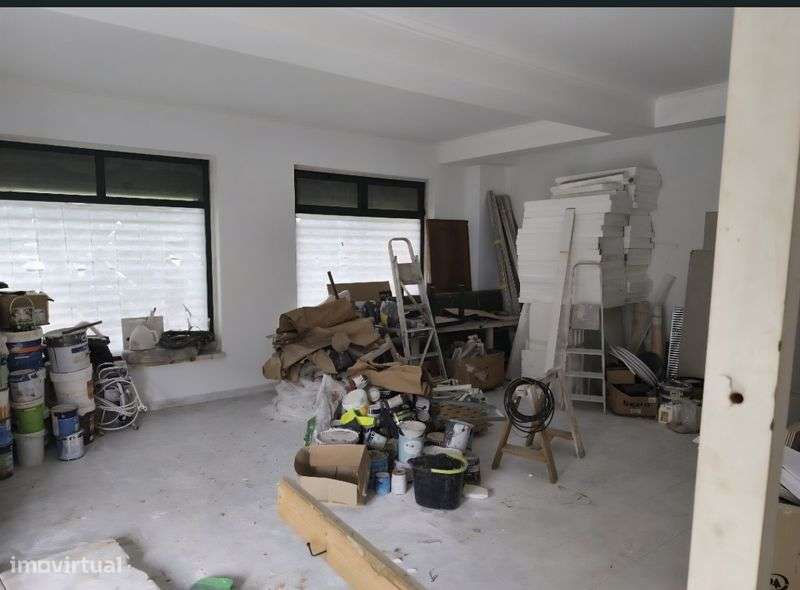 Loja Santa Iria de Azóia - Grande imagem: 4/8