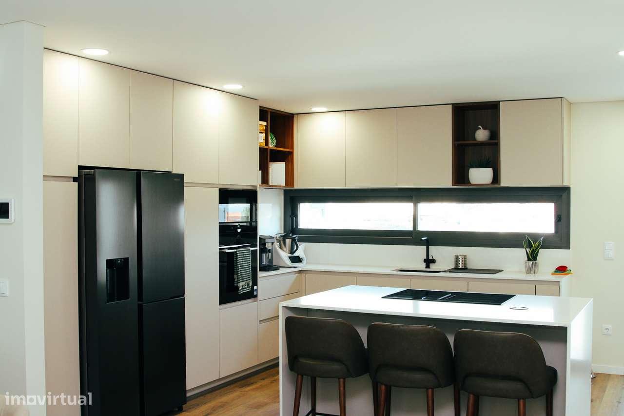 Moradia Exclusiva com Piscina- Pronta a Habitar-6