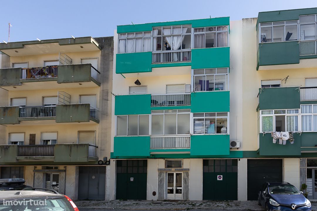 Apartamento T2 em Rio de Mouro Velho