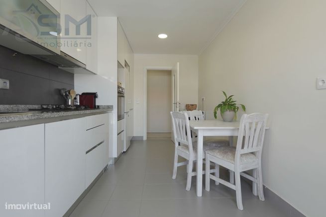 São Domingos de Rana - Apartamento T2 recente com suite e garagem-15