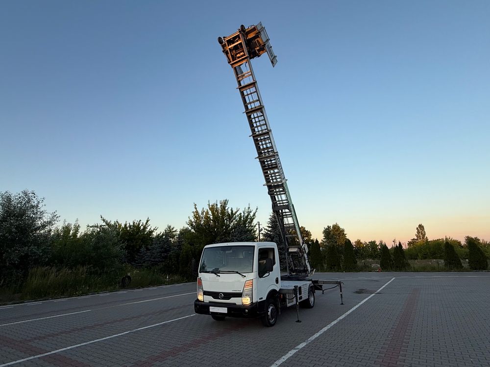 Nissan Cabstar 2014