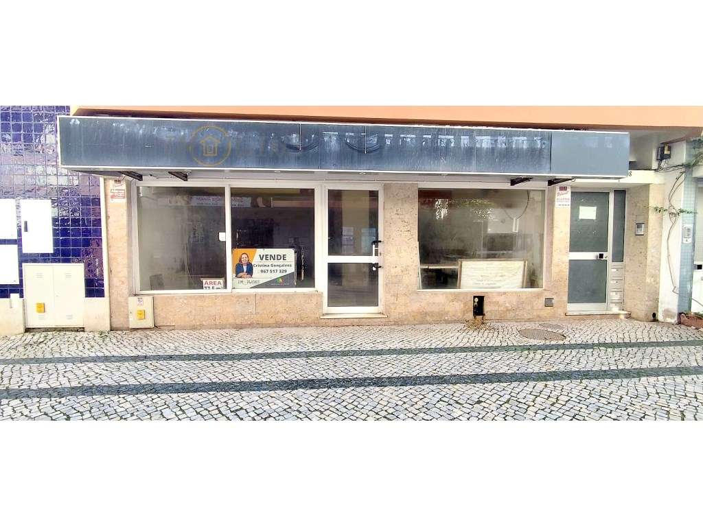 Vende-se loja em zona privilegiada para Comércio - Portimão - Grande imagem: 2/5