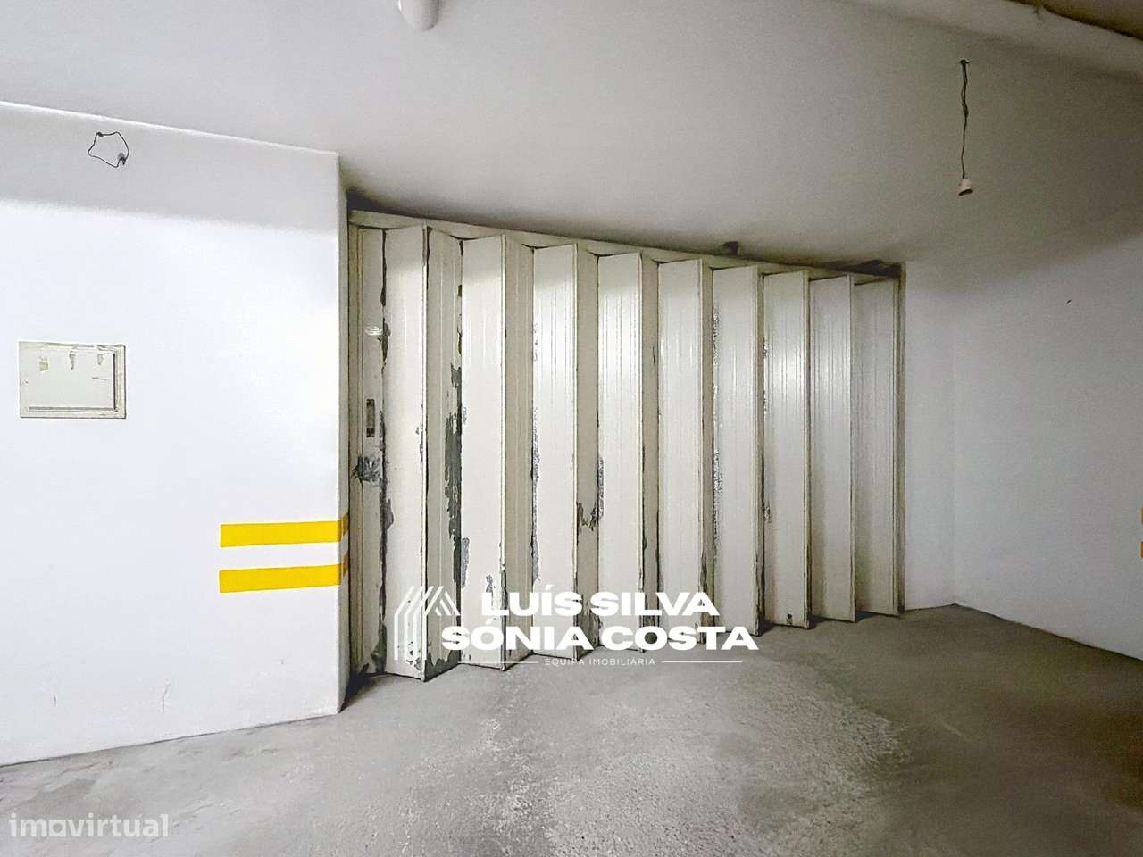 Garagem fechada c/ 166m2 & Estacionamento para 9 Carros no centro...-18