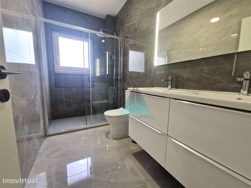 OPORTUNIDADE * * T4 SEIXAL * * REMODELADO * * VISTA RIO-11