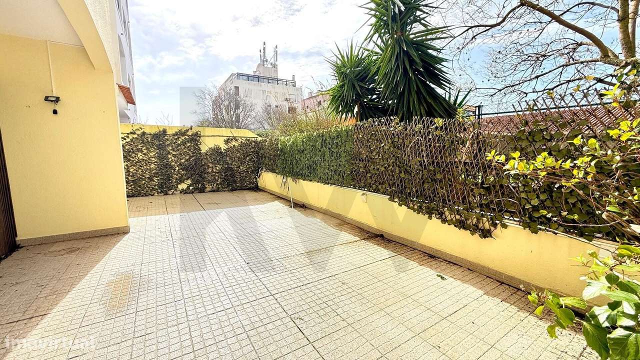 Apartamento T3 com terraço para venda no Bairro do Rosário - Grande imagem: 2/25