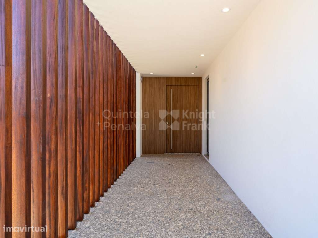Moradia T7 com jardim e piscina na Verdizela-42