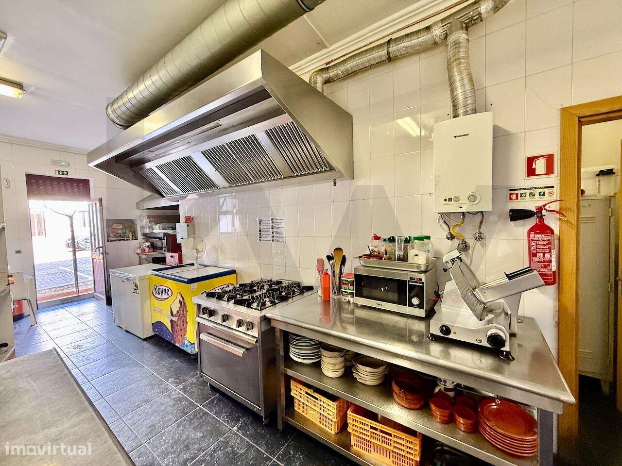 Restaurante em funcionamento à venda no centro de Grândola - Grande imagem: 5/41