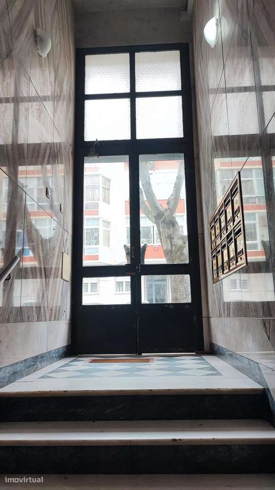 T4 Totalmente Remodelado na Amadora-18