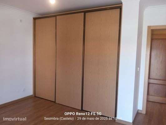 Moradia T4, localizada na zona da Cotovia, em Sesimbra-4