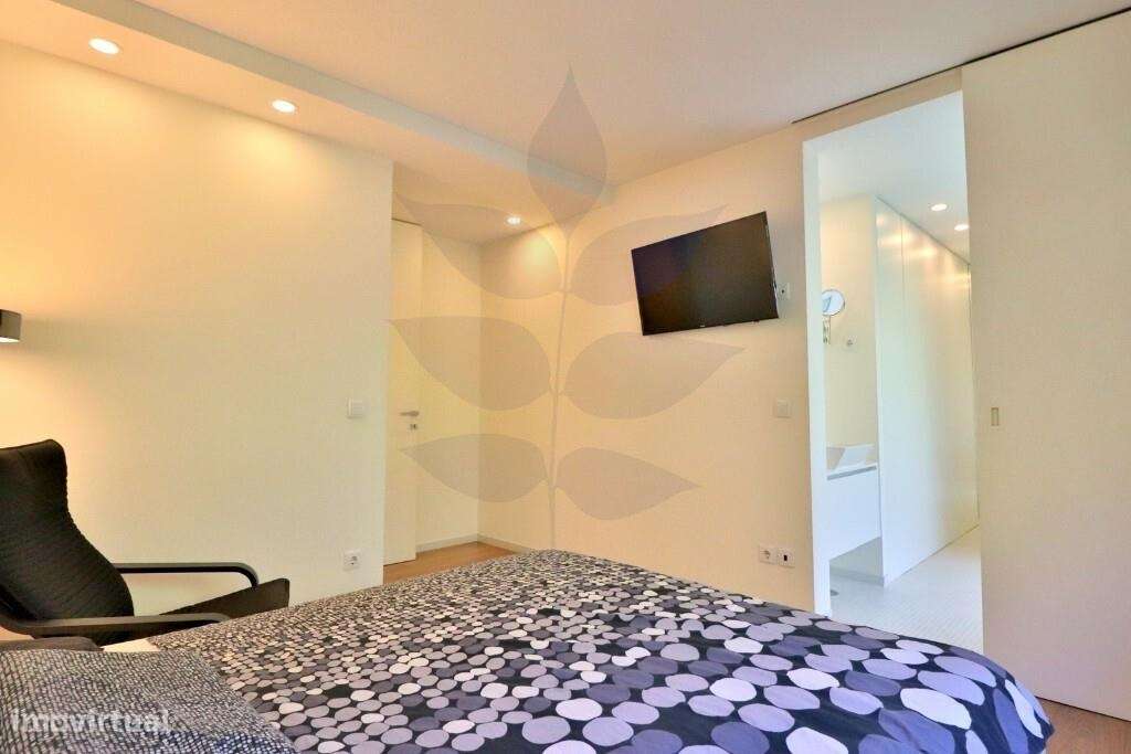 Apartamento T4 em Celeirós | 4 Suites | Garagem para 2 Viaturas-31