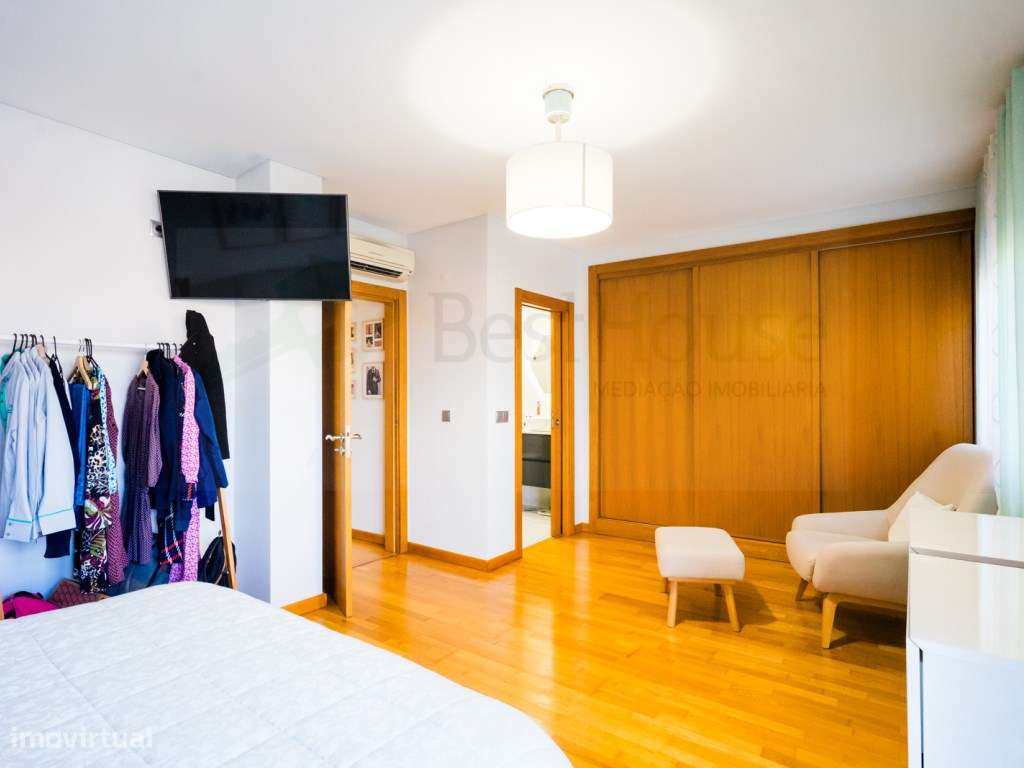 T3 Queluz com Terraço , garagem e suite.-18