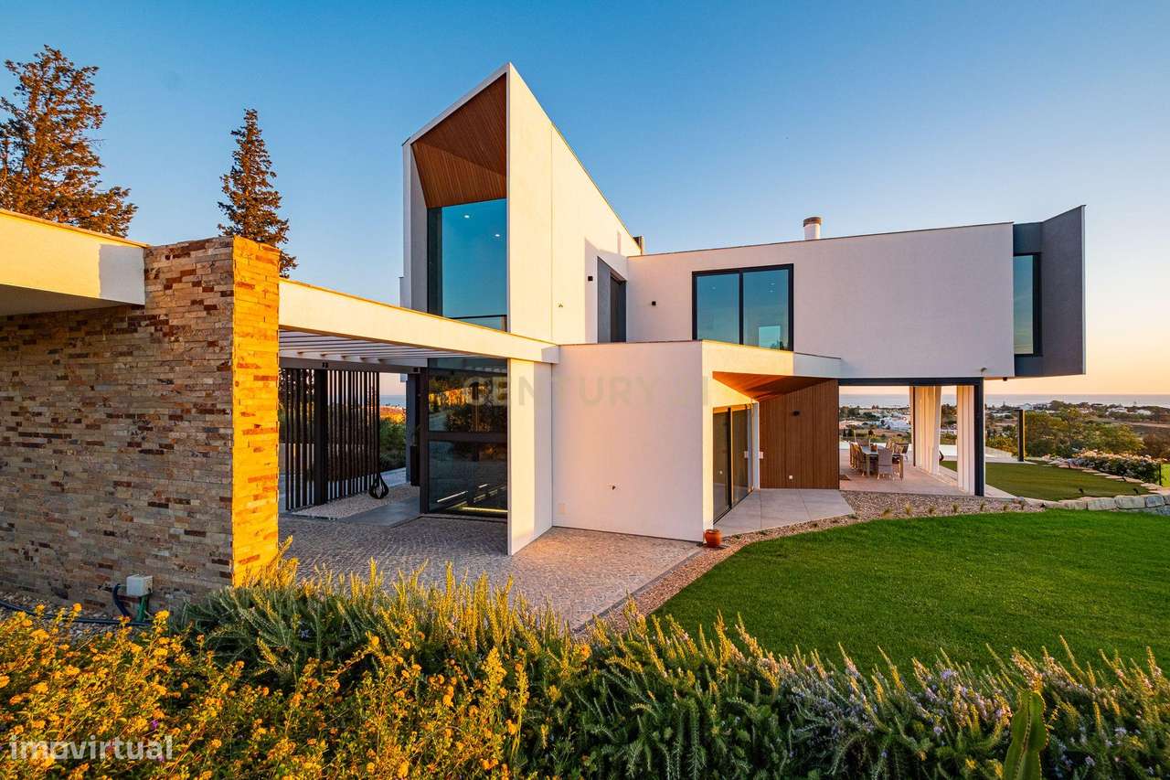 Villa de Luxo com 5 quartos e Vista Mar Panorâmica-8