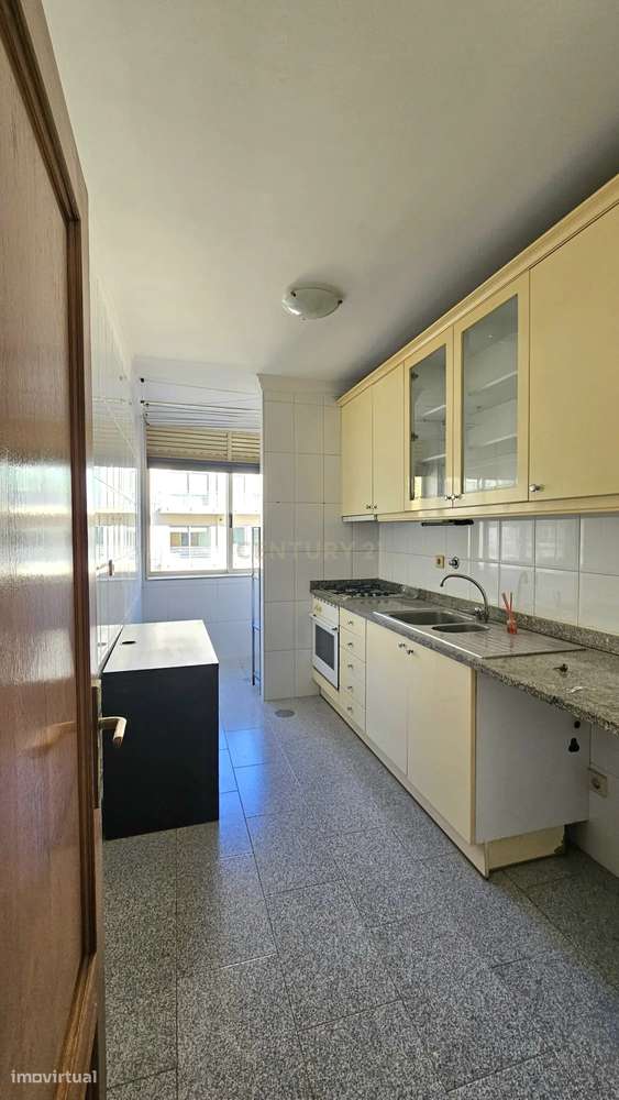 Arrenda-se apartamento T1 situado na Rua Direita do Viso, em Ramalde, - Grande imagem: 4/14