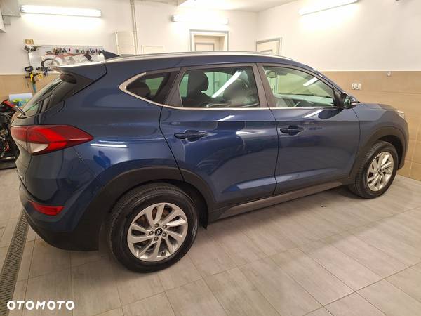 Hyundai Tucson blue 1.6 GDi 2WD Navi - 12