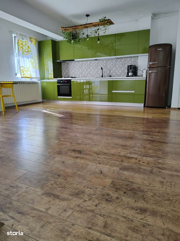 Tomis plus , bloc cu lift si boxa-1