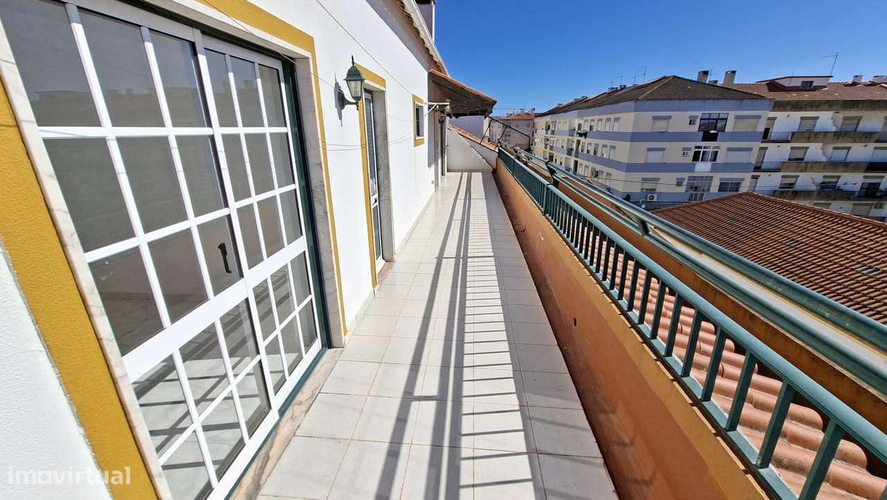 Apartamento T3 com 118m2 e terraço no  Pinhal Novo-6