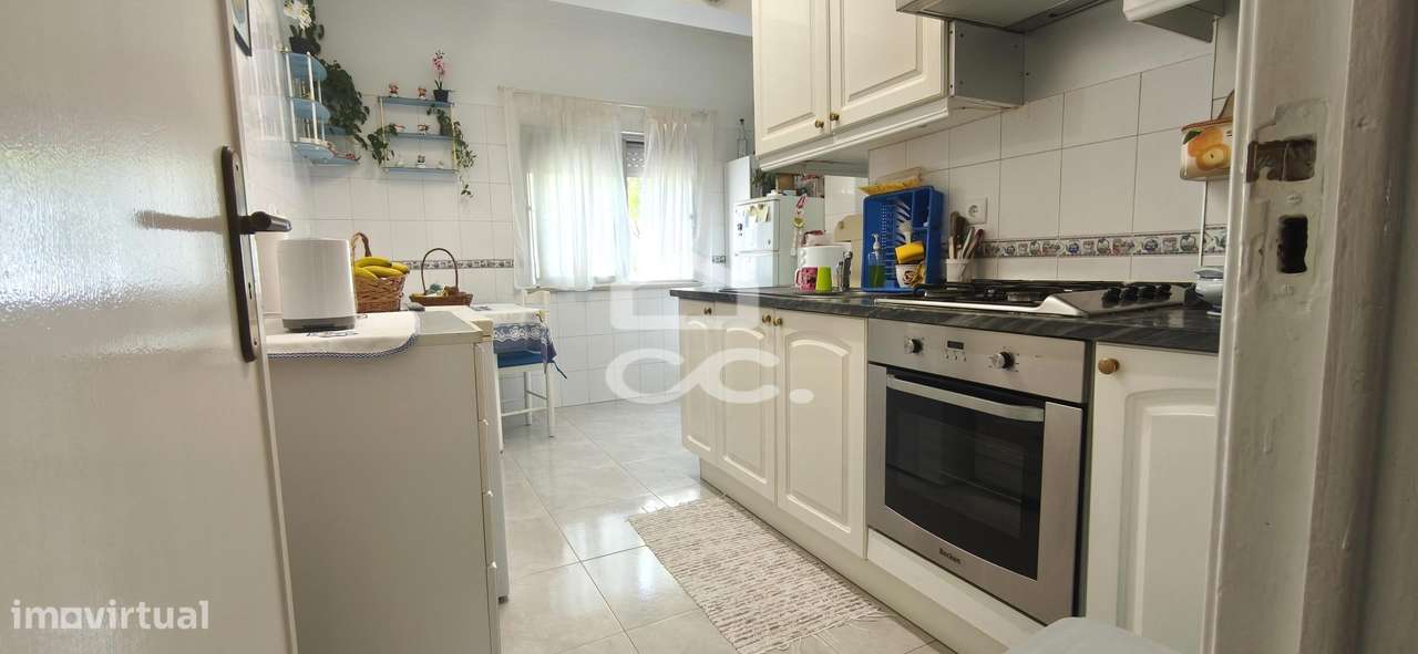 Apartamento T2 usado - Quinta Dálias - Famões-4