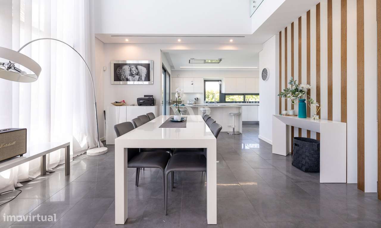 Moradia V4 luxuosa com piscina privativa em Vilamoura - Grande imagem: 3/51