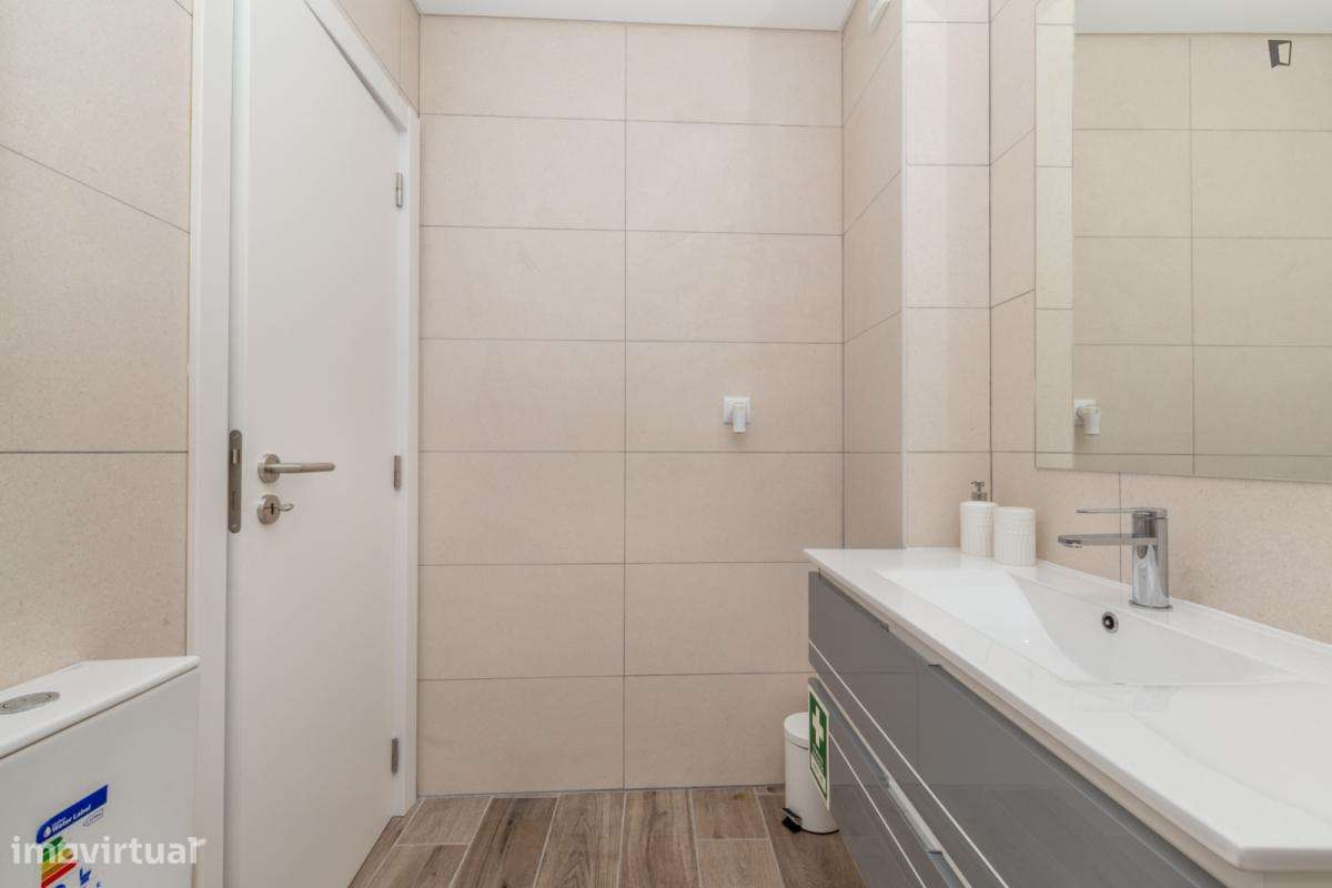 Apartamento com 2 quartos - localizado em Faro - Grande imagem: 5/18