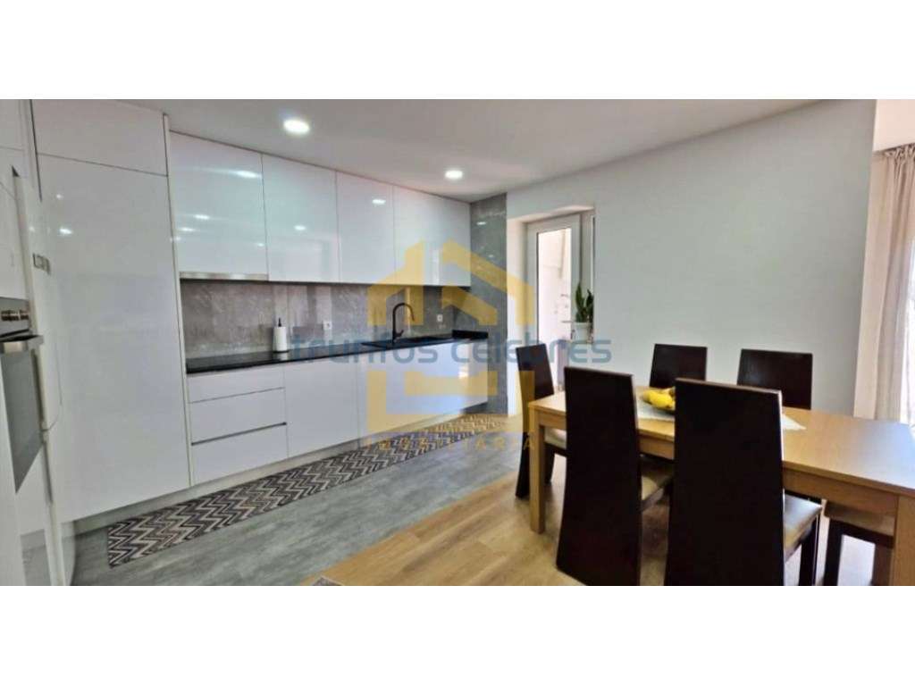 Apartamento T3 Totalmente Renovado com Terraço Privativo - Centro d...-3