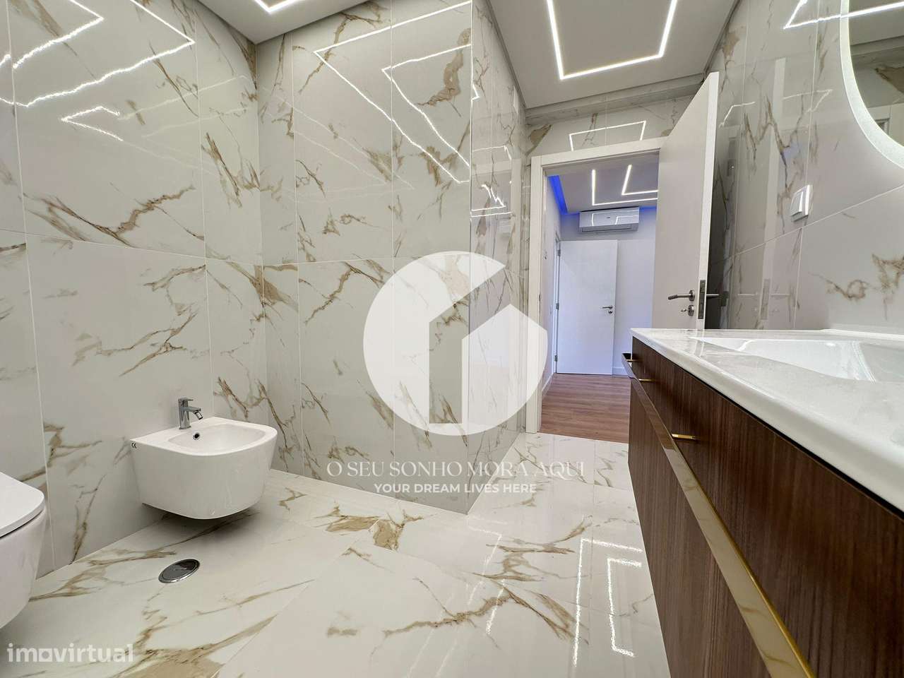 Apartamento T2 Remodelado na Primeira Linha do Mar - Quarteira-8