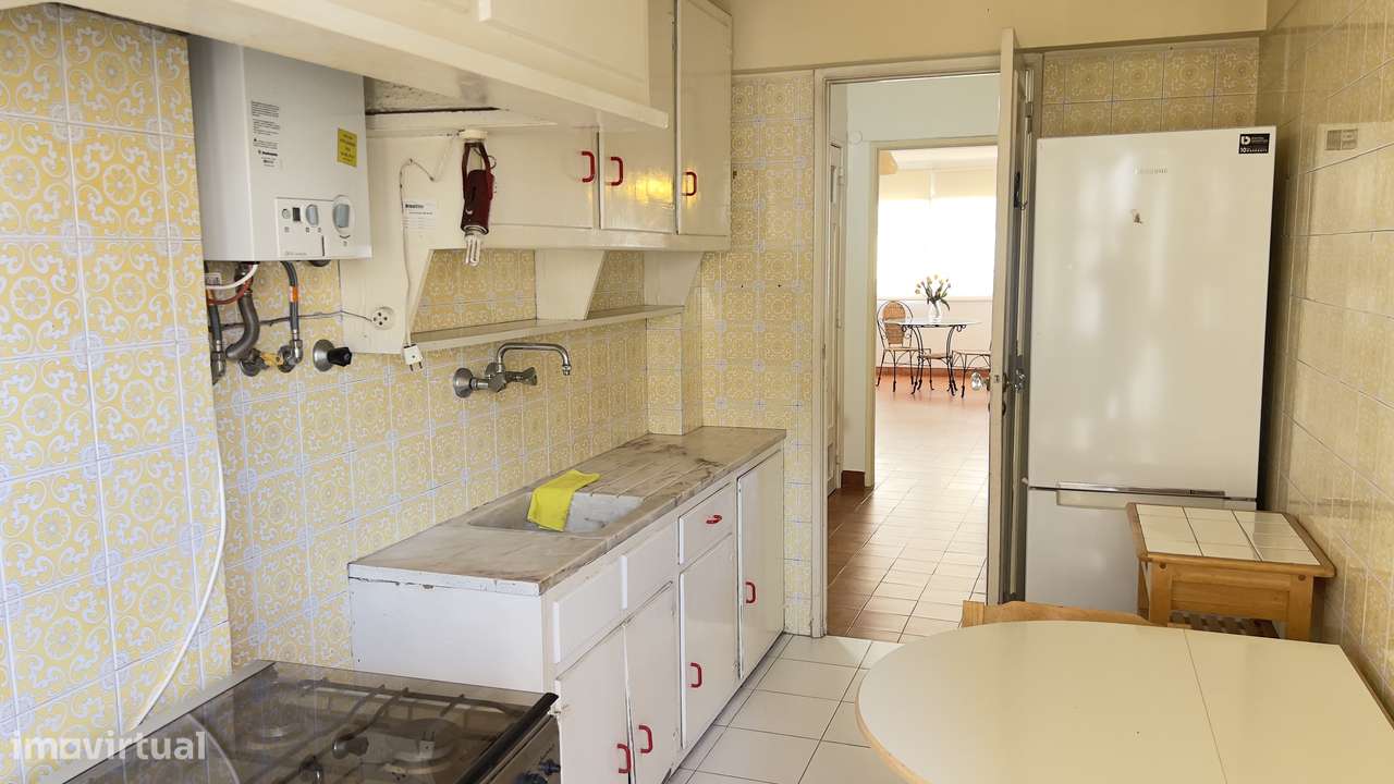 Apartamento T2 em Avenidas Novas com elevador-16