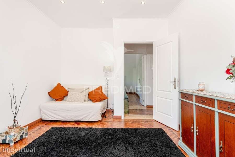 APARTAMENTO T1 TOTALMENTE REMODELADO CENTRO DO FEIJÓ! - Grande imagem: 4/28