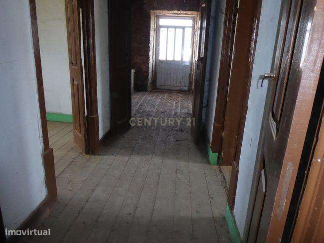 Moradia em ruínas para reconstrução - Grande imagem: 5/11