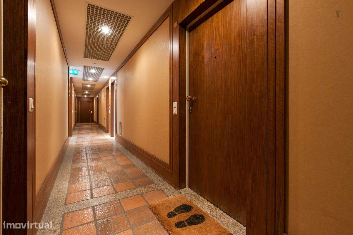 Apartamento com 1 quartos - localizado em Ramalde Porto - Grande imagem: 4/9