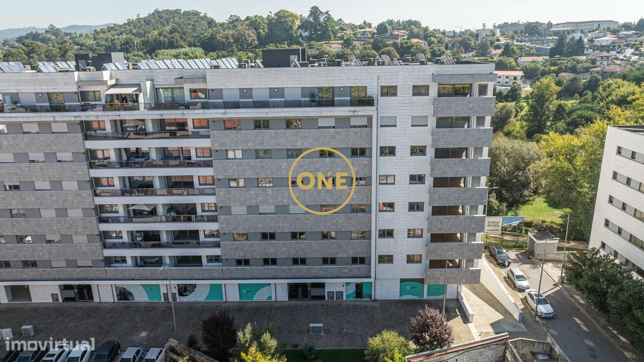 T4 de luxo com 274m2 em frente ao parque da Cidade de Vila Nova de Fam - Grande imagem: 4/42