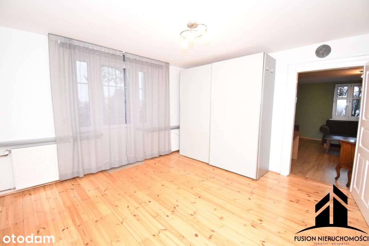 Przestronny dom z potencjałem-idealny dla rodziny-9